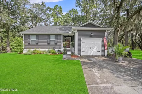 34 Canopy Ln, Saint Helena Island, SC 29920