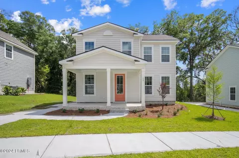 11 Backwater St, Beaufort, SC 29906