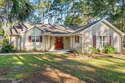 495 Sams Point Rd, Beaufort, SC 29907