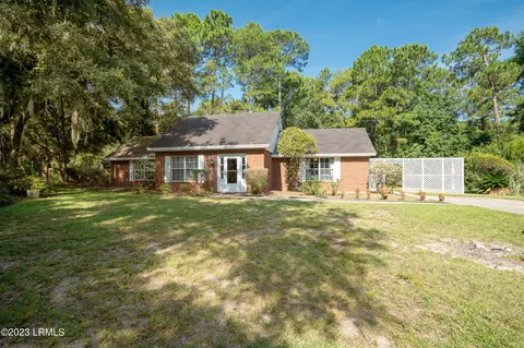 120 Francis Marion Cir, Beaufort, SC 29907