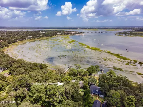 725 Ribaut Rd, Beaufort, SC 29902