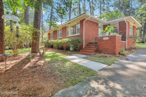 2406 Pine Ct N, Beaufort, SC 29902