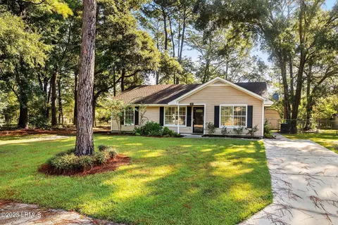 24 Robin Way, Beaufort, SC 29907