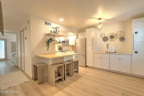 400 William Hilton Pkwy #99, Hilton Head Island, SC 29926