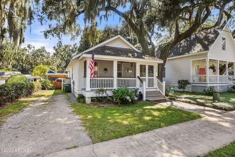 1015 14th St, Port Royal, SC 29935