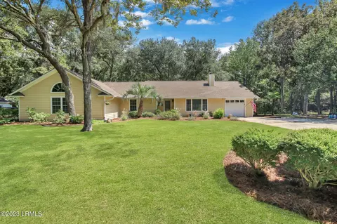 14 Walnut Hill St, Beaufort, SC 29907