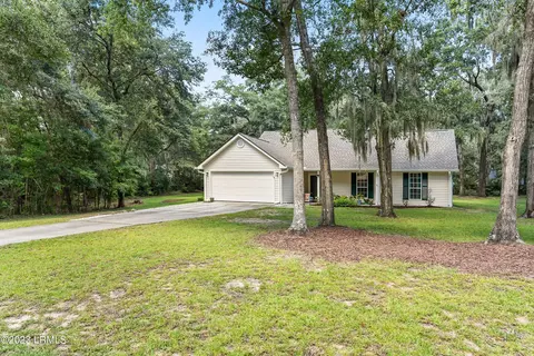 4 Marsh Dr, Beaufort, SC 29907