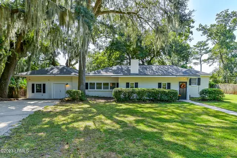 2004 Berkeley Cir, Port Royal, SC 29935
