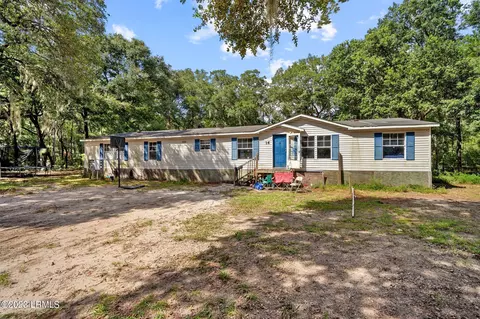 16 Chipps Ln, Beaufort, SC 29907