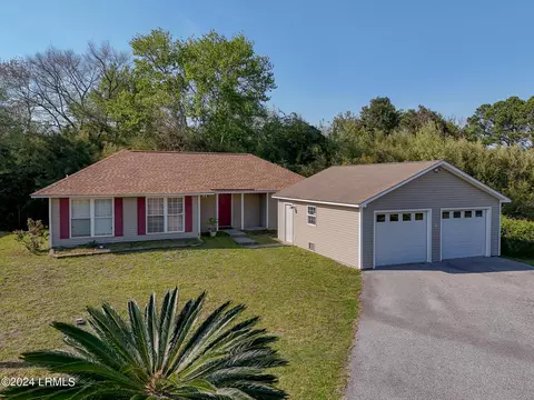 30 Shamrock Cir, Hilton Head Island, SC 29926