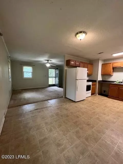 2132 Ehrhardt Rd, Ehrhardt, SC 29081 photo 4