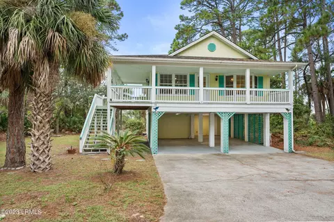 10 Lakeview Ln, Saint Helena Island, SC 29920