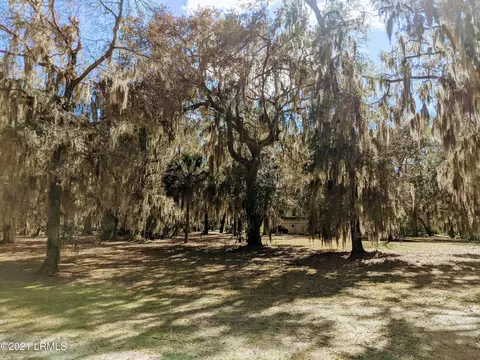 25 Woodland Ridge Cir, Beaufort, SC 29907
