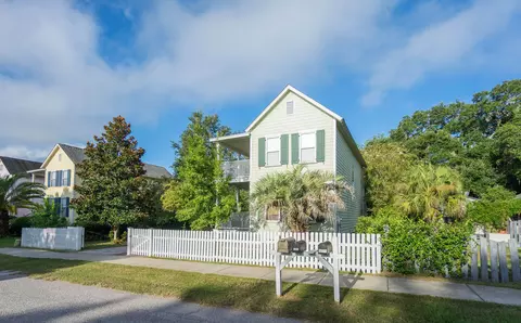 1011 Madrid Ave, Port Royal, SC 29935