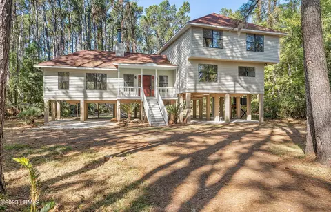 149 Eddings Point Rd, Saint Helena Island, SC 29920