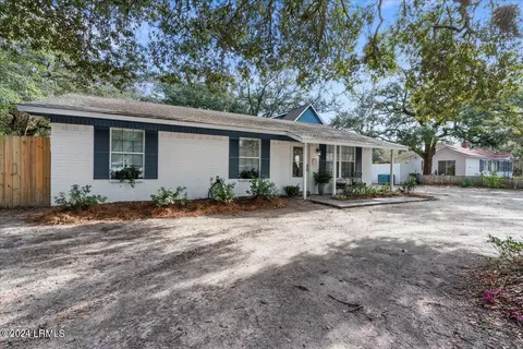 386 Sams Point Rd, Beaufort, SC 29907
