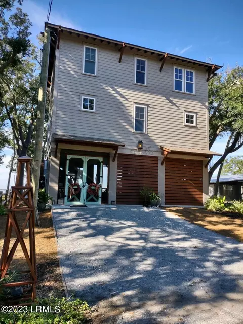 47 Bay Point Rd, Saint Helena Island, SC 29920