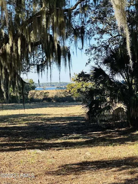 132 Front St, Saint Helena Island, SC 29920