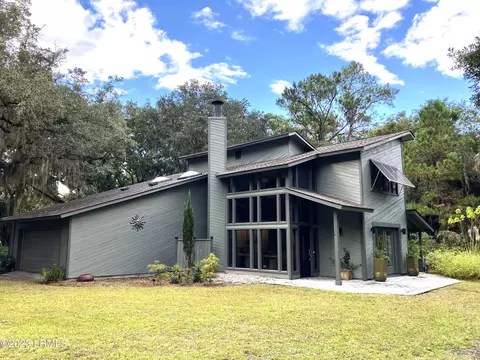 35 Harbor River Dr, Saint Helena Island, SC 29920