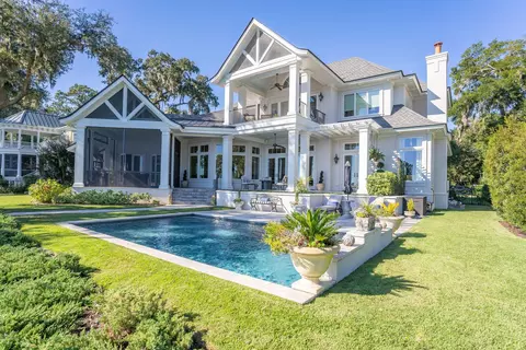 845 Ribaut Rd, Beaufort, SC 29902