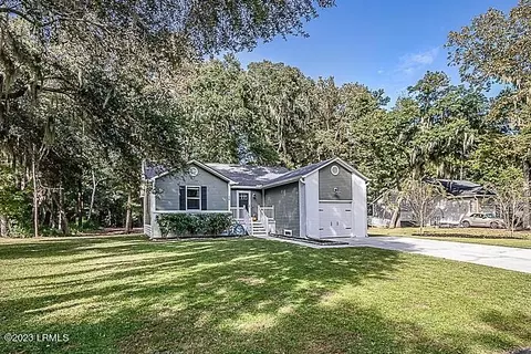 16 Arbor Ln, Saint Helena Island, SC 29920