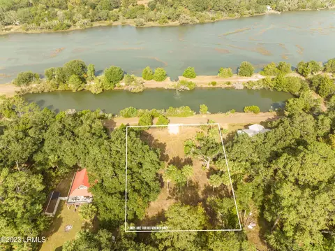 38 Harbor River Cir, Saint Helena Island, SC 29920