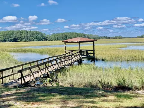 59 Cusabo Rd, Saint Helena Island, SC 29920