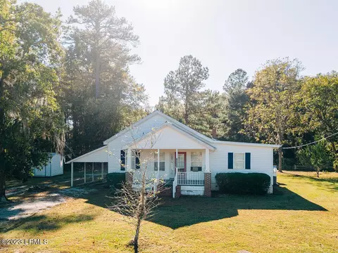 13225 Mt Carmel Rd, Smoaks, SC 29481