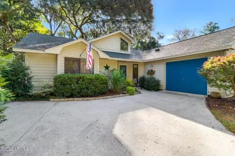 35 Chesterfield Dr, Beaufort, SC 29906