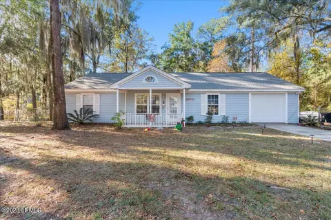 7 Laughing Gull Dr, Beaufort, SC 29907