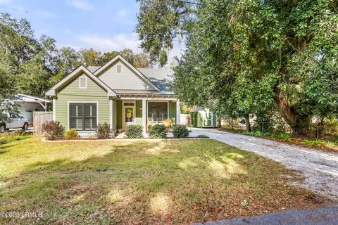 907 Emmons St, Beaufort, SC 29902