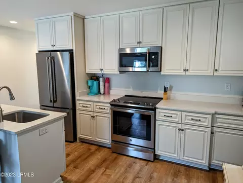1015 11th St, Port Royal, SC 29935