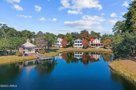 8 Park Sq N, Beaufort, SC 29907