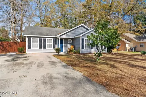 17 Royal Star Dr, Beaufort, SC 29907