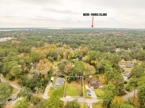 2833 W Royal Oaks Dr, Beaufort, SC 29902
