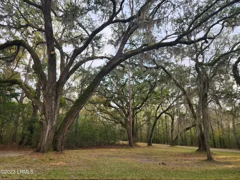 10 Bellinger Lake Dr, Seabrook, SC 29940