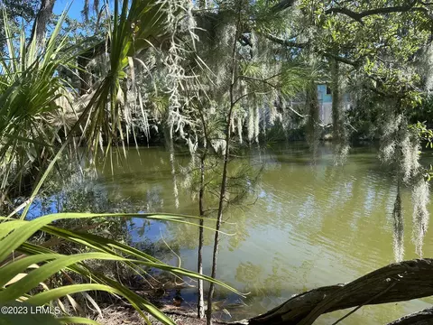 5 Lakeview Ln, Saint Helena Island, SC 29920