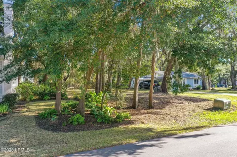 605 Huguenin Dr, Beaufort, SC 29902