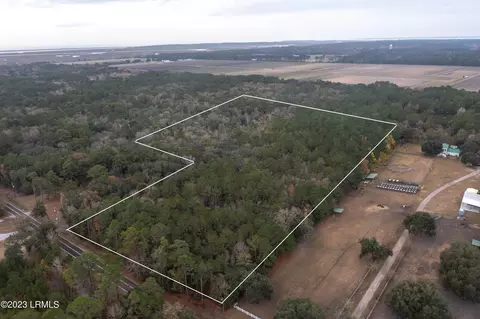 141 Ephraim Rd, Saint Helena Island, SC 29920