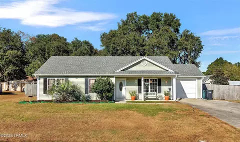 47 Southern Magnolia Dr, Beaufort, SC 29907