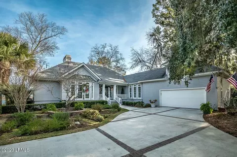 757 Island Cir E, Saint Helena Island, SC 29920