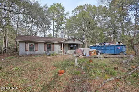 36 Parker Dr, Beaufort, SC 29906