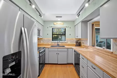 59 Pine Burr Rd W #59, Hilton Head Island, SC 29926