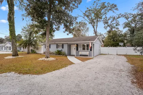 913 Belleview Cir W, Beaufort, SC 29902