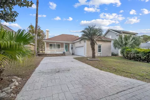 54 Tuscarora Ave, Beaufort, SC 29907