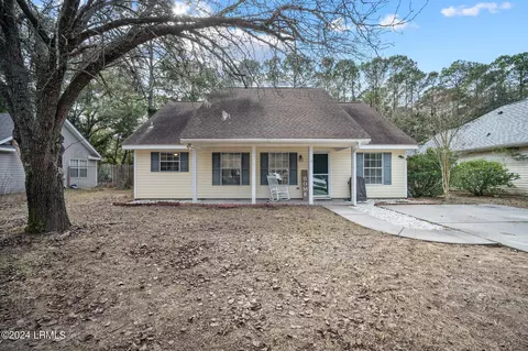 5 Eagle Trace Ct, Beaufort, SC 29907