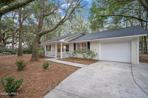 16 Oneal Rd, Beaufort, SC 29907