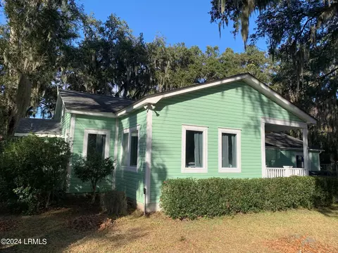 2517 Acorn Hill Ave, Beaufort, SC 29902