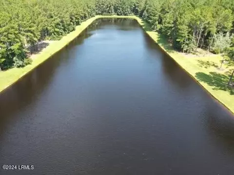 27 Bartons Run Dr, Bluffton, SC 29910 photo 2