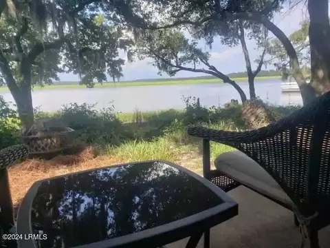31 Battery Ln, Beaufort, SC 29902